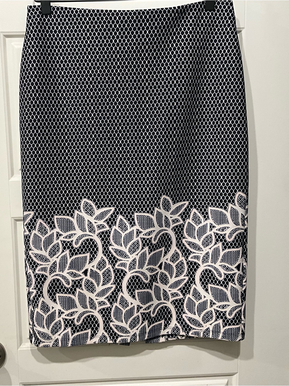 NYCC Women’s Navy and White Patterned Pencil Skirt